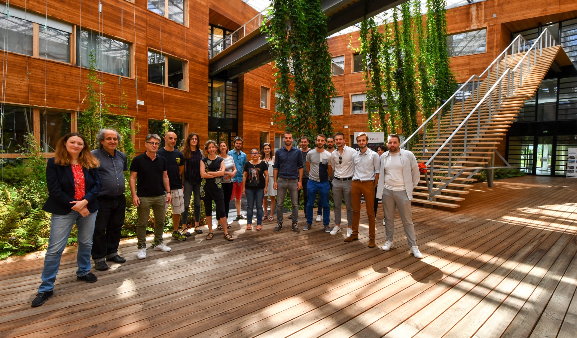 Steadysun team at INES – Front view group photo